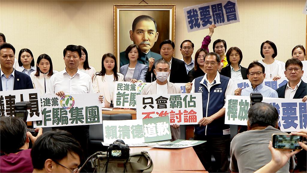 藍控囚禁議事人員告「強制罪」 綠反控派助理監控