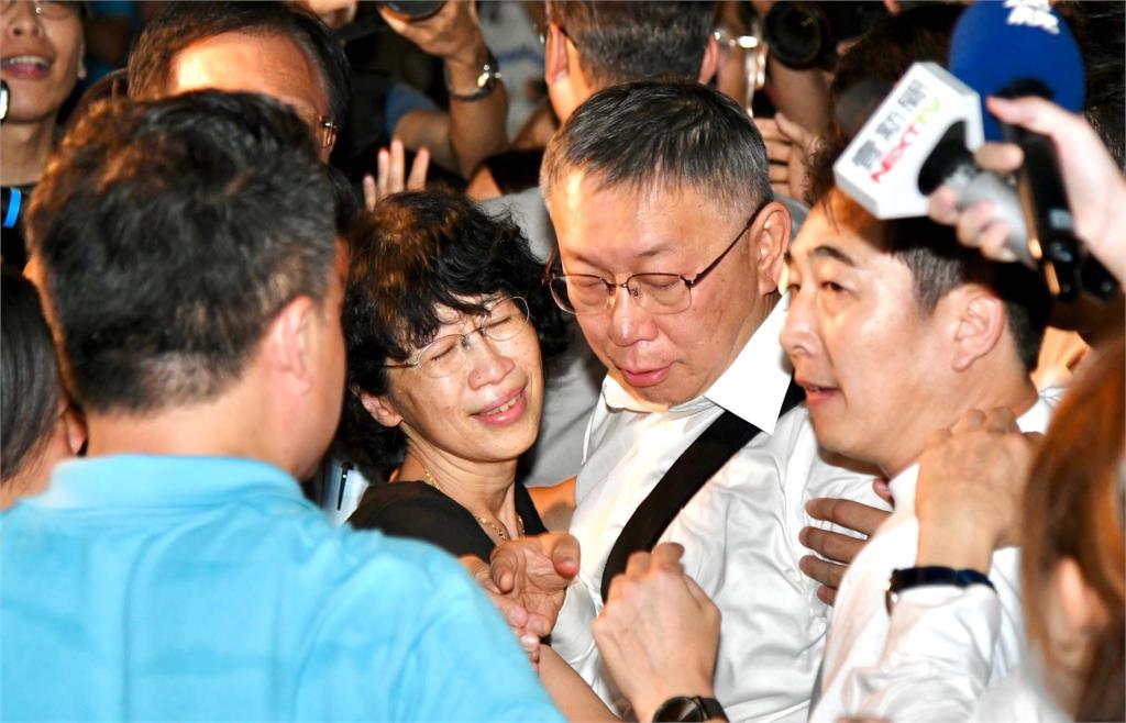 陳佩琪認「存600多萬」錢全給這人!「財產動向全抖出」突曝柯文哲:命都不保了