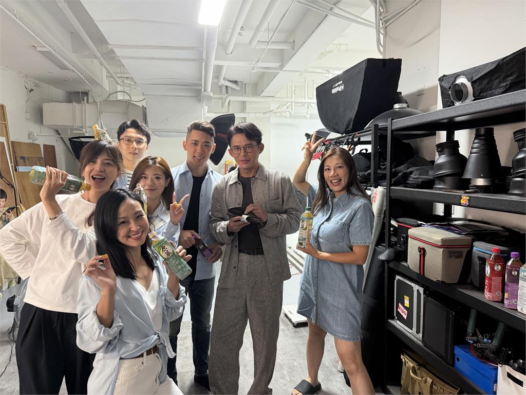 蔡壁如才宣布選彰化縣長！黃國昌突PO這畫面急喊「錢包空了」網大驚：謝謝小草