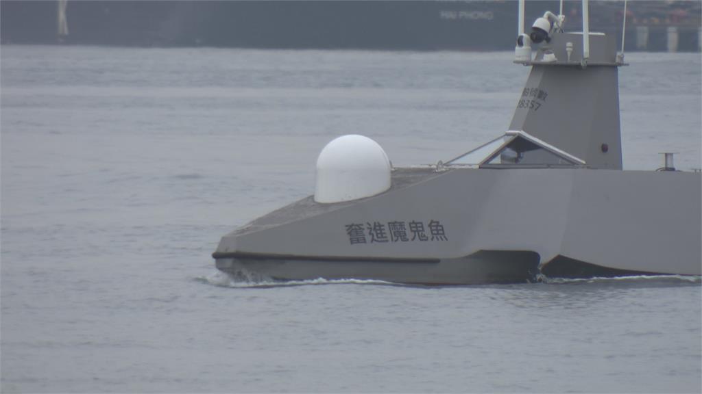 海鯤號第四次測試！　潛航相關科目水上模擬訓練