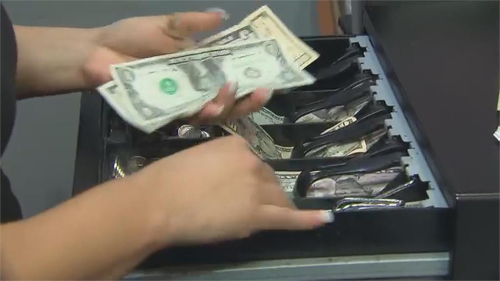 美國通膨數據低於預期　三大指數收盤齊創新高