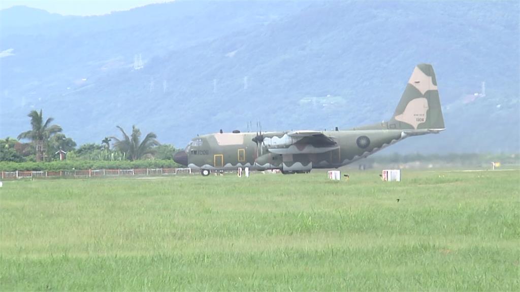 漢光演練徵用台東豐年機場 C130起降運補、F16順利起降