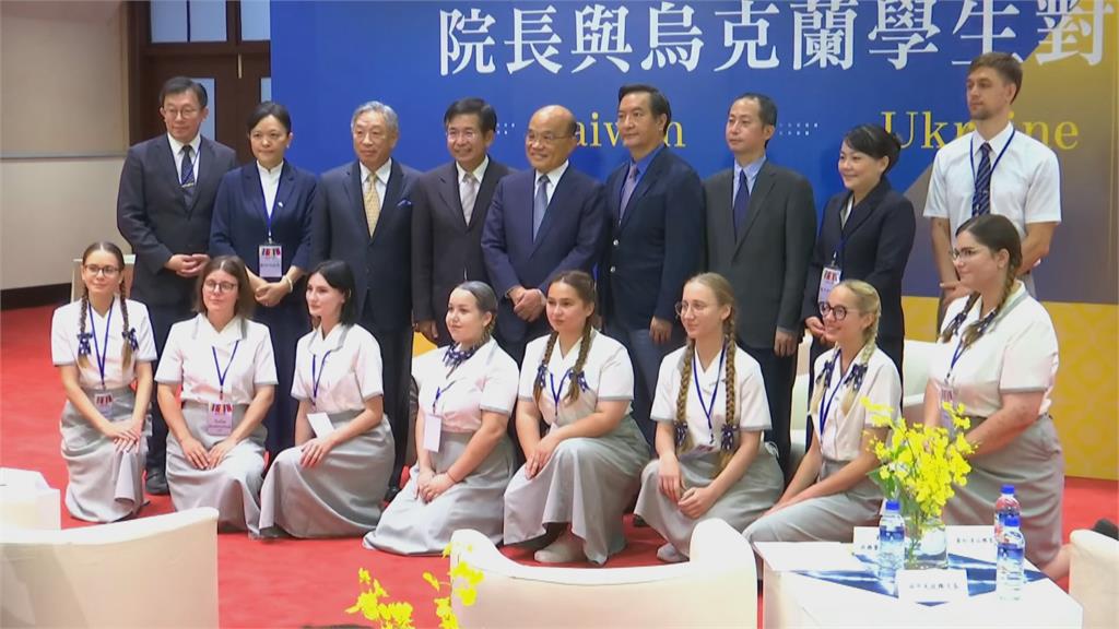 行政院接見烏克蘭學生 蘇揆:台灣旁邊的也很野蠻