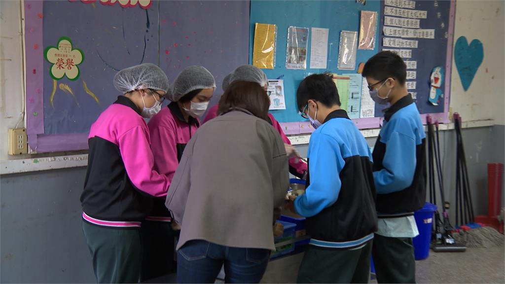 急轉彎？！　台中公立國中小營養午餐免費　綠批盧政治考量