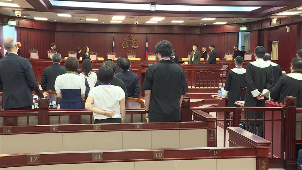 「加嚴版選罷法」正式上路 民進黨團三長遞交釋憲聲請書