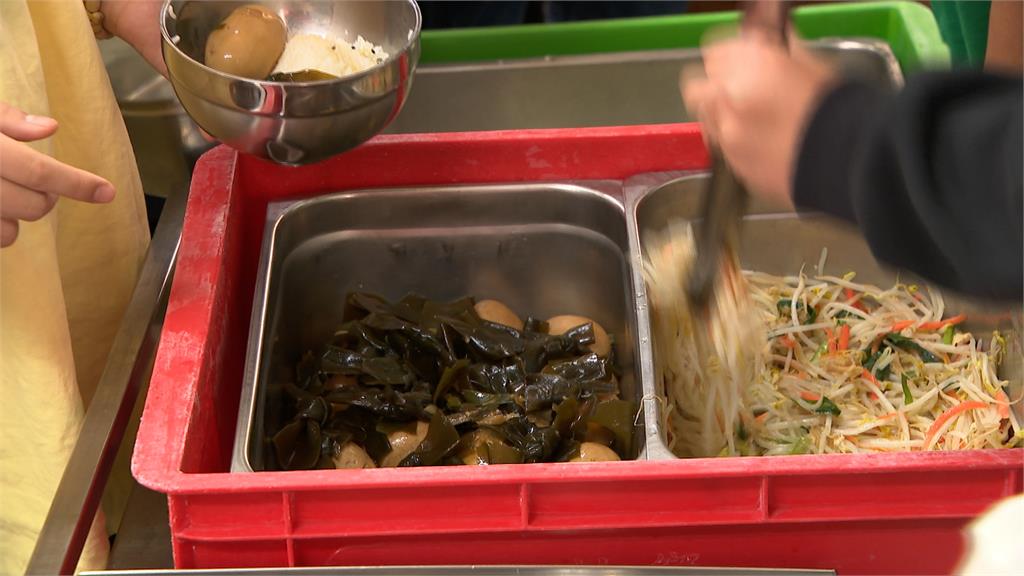 蔣萬安拋國中小營養午餐免錢　自家議員質疑「錢哪來？」