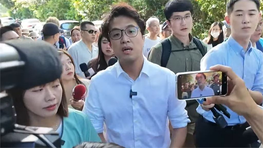 翁曉玲狂轟沈伯洋「不敬業」!本人滿頭問號「下秒脫口1句」網笑翻:戰鬥力200%