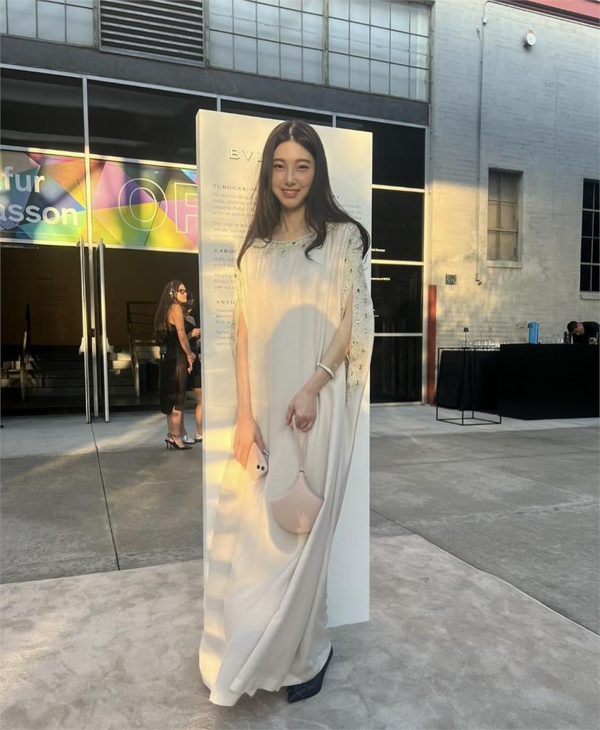 「奇蹟美魔女」孫芸芸親姊現況曝!現身洛杉磯「48歲真實樣貌」全被拍