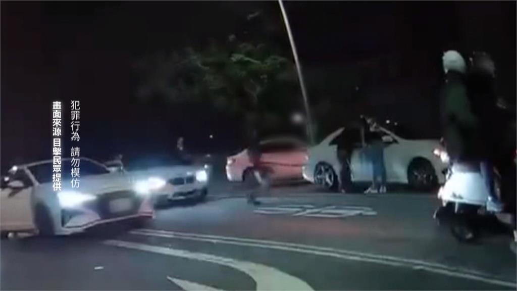 尷尬!台中球棒隊"街頭尋仇 一看攔錯車秒道歉