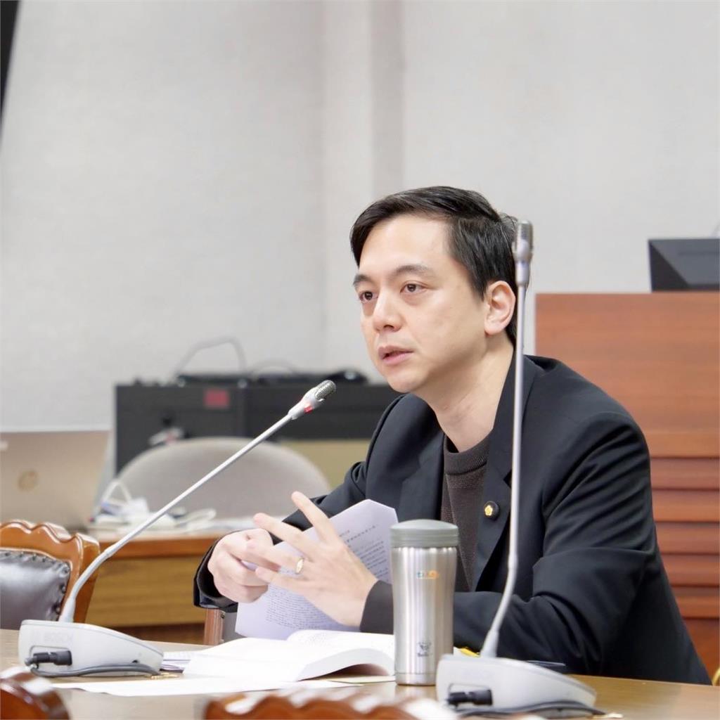 快新聞/蘇巧慧轟助理費除罪化 翁震州揭黨團協商紀錄控:白營「非誤刪」婚喪補助