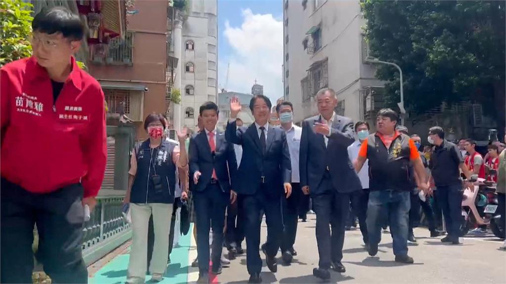 賴清德、苗博雅參拜火聖廟　陳錦祥全程陪同大讚賴「選情穩」