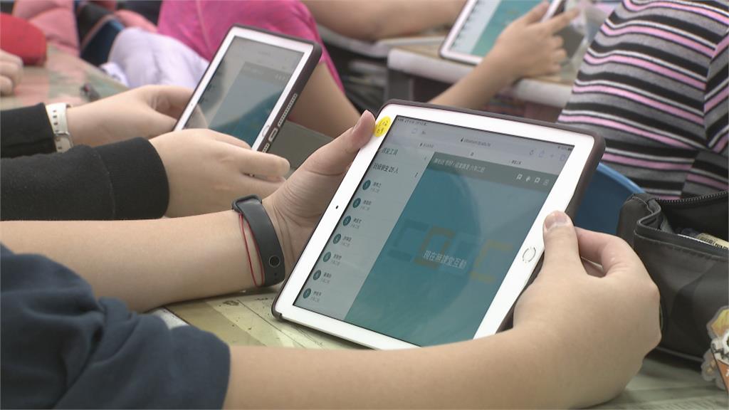 教育部推「生生用平板」　國中小學預計九月上路