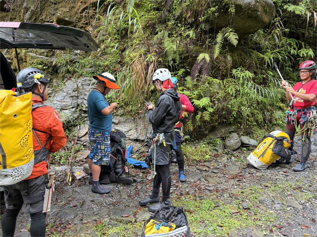 花蓮馬博橫斷傳山友失聯 4人登山隊女山友落水失足