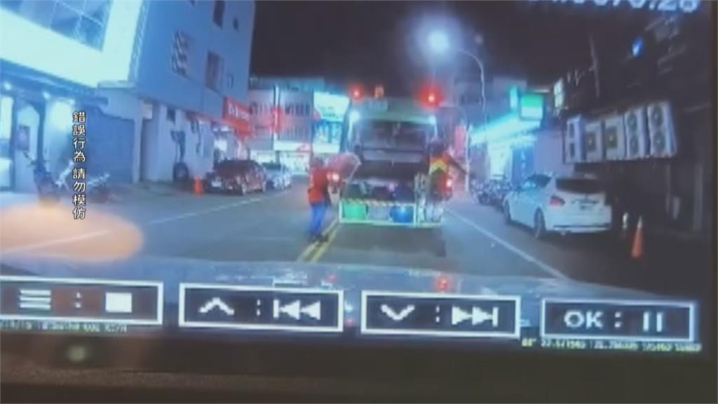 台南婦跨越馬路追垃圾車　意外遭移工騎電動車撞上