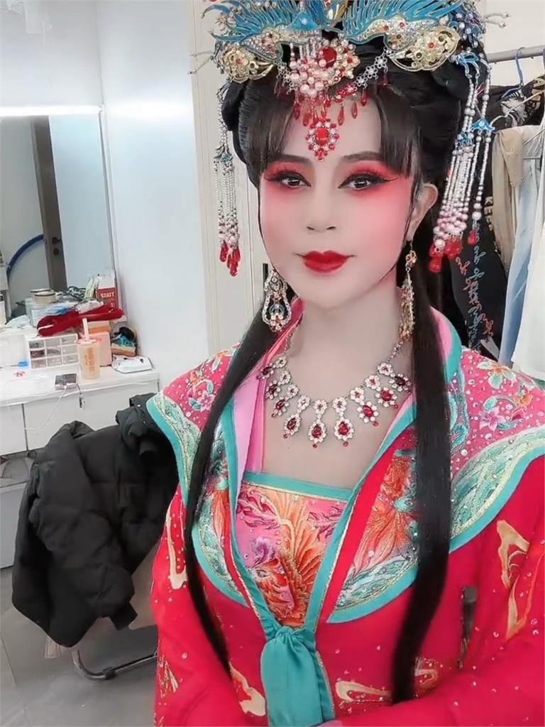 百萬偽娘網紅遭友人劫殺!驚爆「遺體放太平間752天」妹淚崩曝1事:無法接受