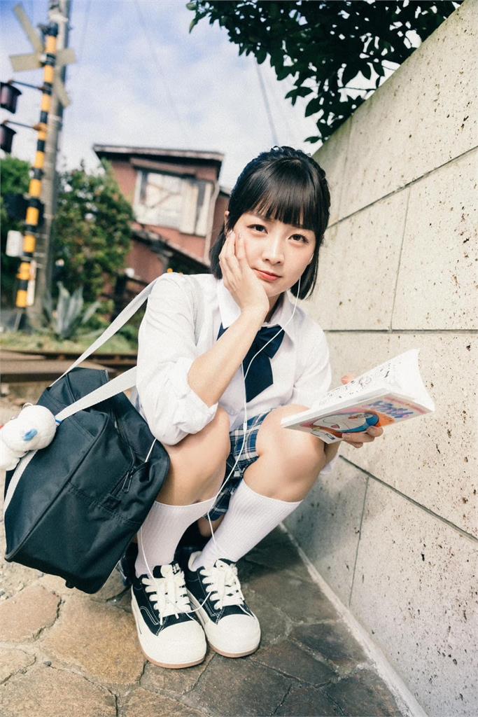 張立東變心啦啦隊女神迎台灣隊!被「台灣隊長」陳傑憲熱情擁抱秒腿軟