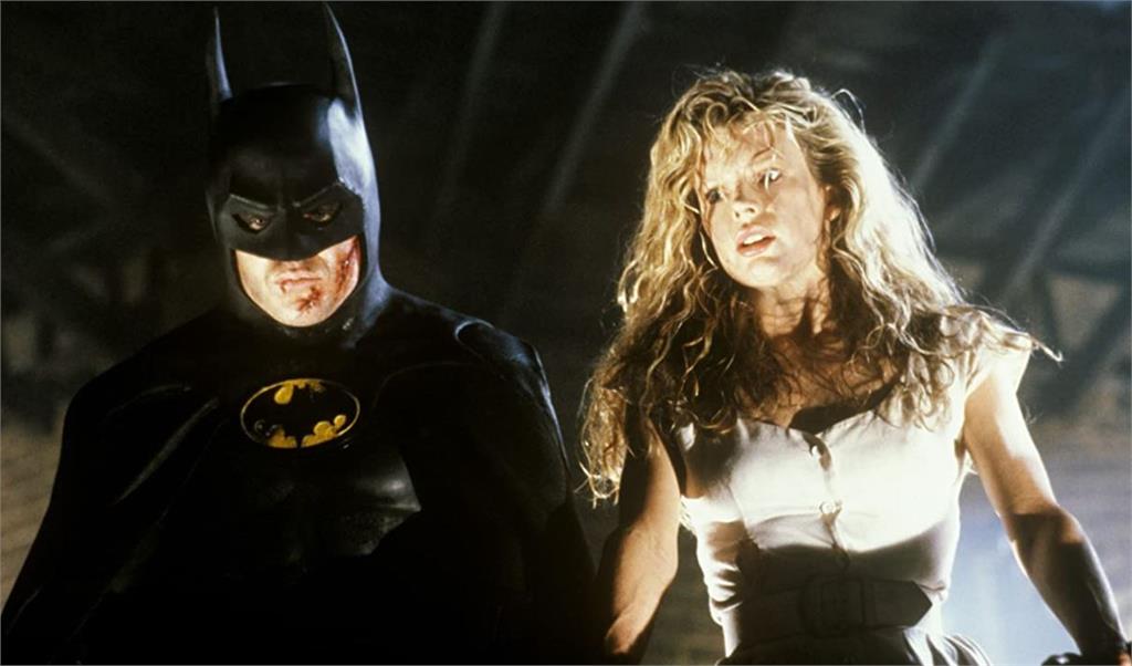 經典1989《蝙蝠俠》女主角性感風靡全球　金貝辛格68歲近照曝光