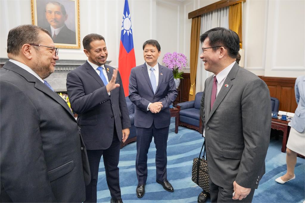 快新聞/陪同瓜地馬拉議長晉見賴總統 林佳龍期許:官民合作實現台瓜共榮