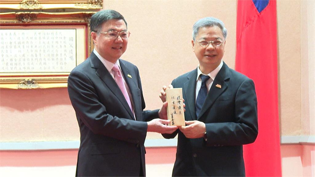 正式上任政院秘書長! 張惇涵:扮演好"控球後衛"角色
