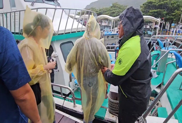 風神共伴!宜蘭風浪仍在安全值內 龜山島賞鯨船仍照常出航