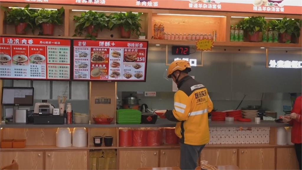 中國外送業競爭擴大 餐廳推出外送員專屬愛心餐
