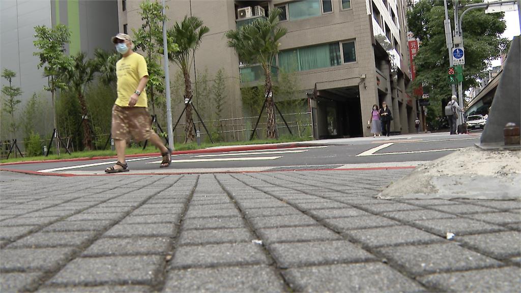 港籍母女旅台過馬路遭撞 生死瞬間放聲尖叫