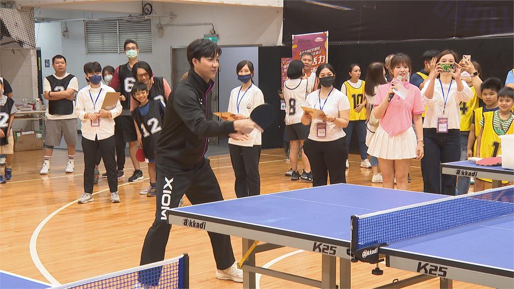 江宏傑響應世界血友病日　再執球拍促運動平權
