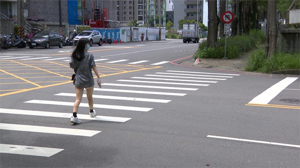 台中逢甲這個彎道有死角 三校交會處人車爭道車禍多