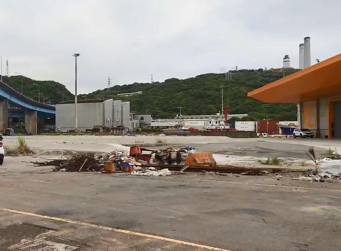 快新聞/基隆港工人疑操作挖土機不慎 慘遭機臂卡頭顱身亡