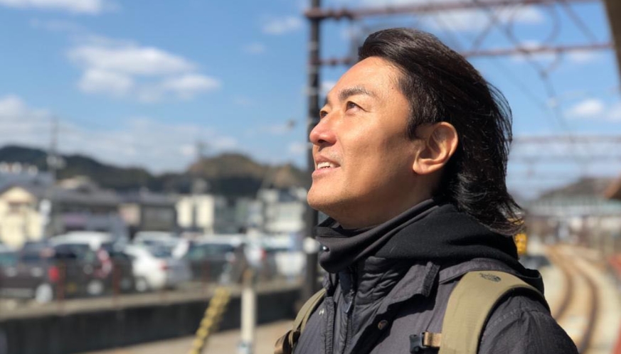 野生「陳浩南」在士林!鄭伊健低調現身雨農橋 新戲開拍陣仗曝光