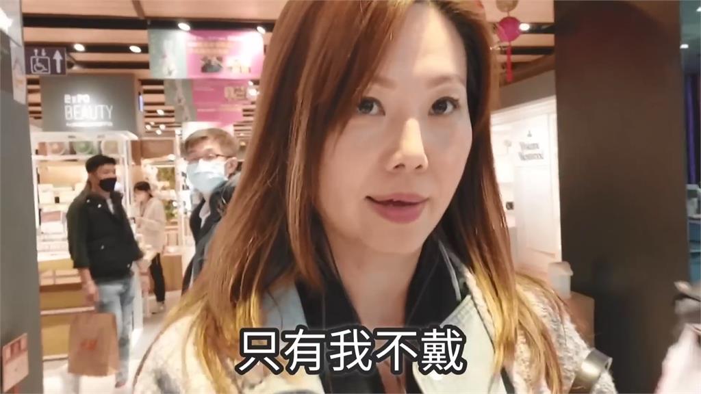 習慣成自然？台灣人「口罩解禁」仍戴好戴滿　港女：夏天就撐不住了