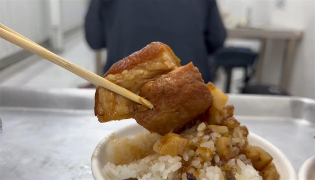 作家楊双子盛讚「全台最好吃」！　台中魯肉飯名店月底熄燈