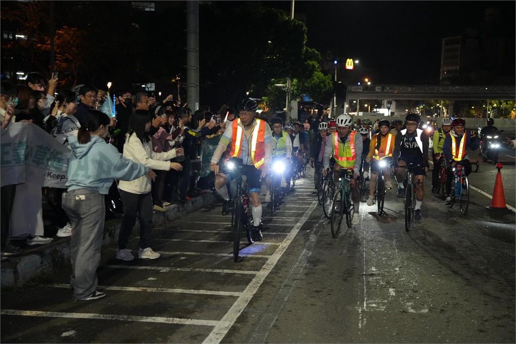 一日北高今晨3:46抵終點高雄！柯文哲曝心聲：「4個字」聽了幾百次
