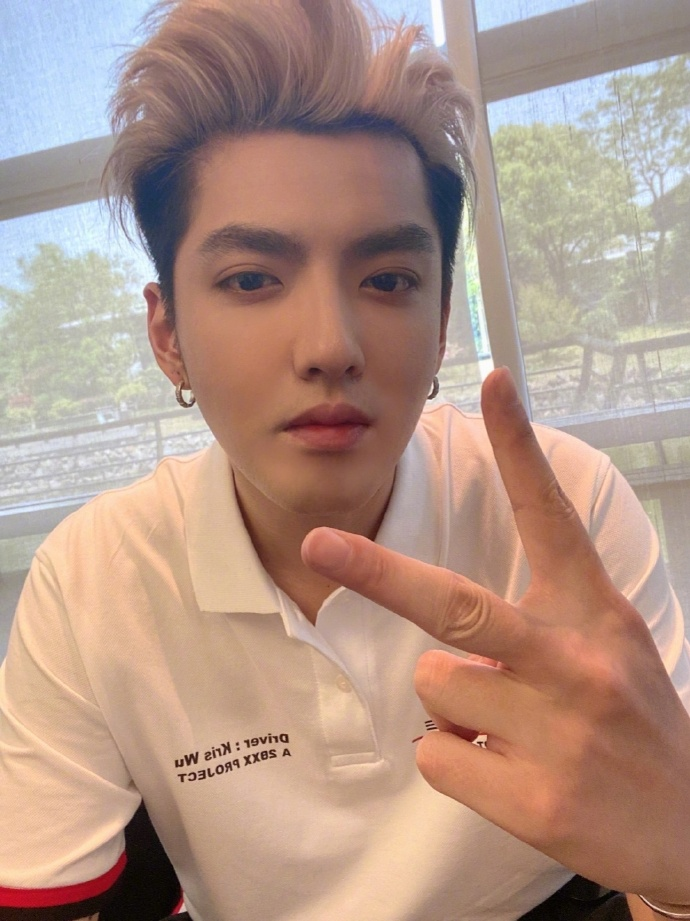 昔酸吳亦凡「吳籤」！23歲都美竹親揭他「頂流→階下囚全過程」獄中身亡真相曝