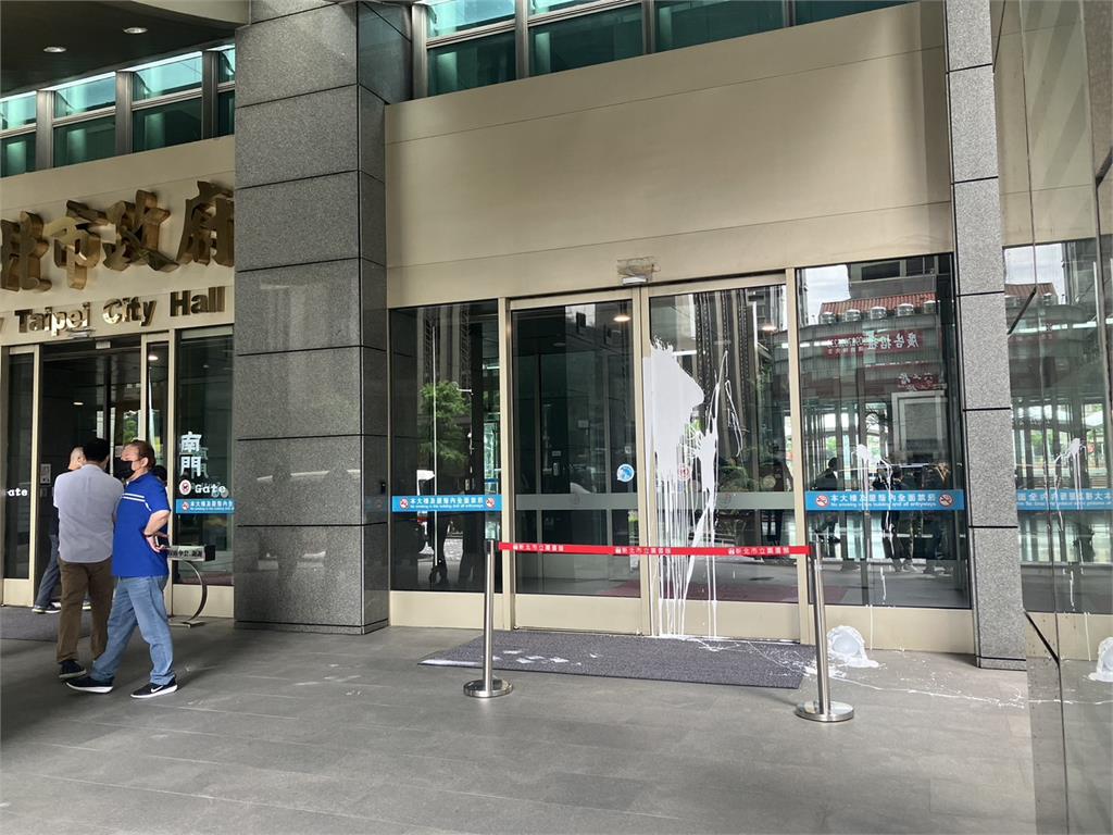 快新聞/新北市府潑漆犯林口落網! 動機曝光「疑因睡不著」