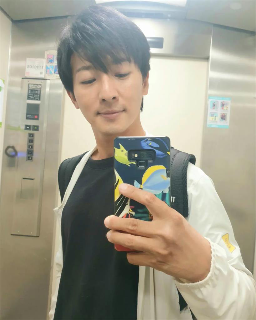 連小孩都覺得幼稚!柳丁哥哥長文感嘆「時代變了」…釣出米可白7字鼓勵