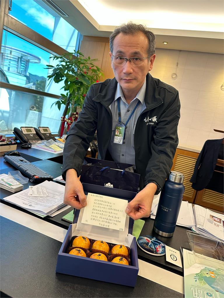 52歲鄭運鵬才接任世曦董座2個月！網見「滿頭白髮+暴瘦」嚇瘋認不出：還好嗎
