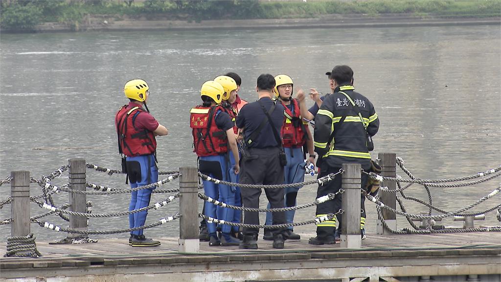 大稻埕碼頭落水意外！　9旬翁不治亡、男大生救人失聯