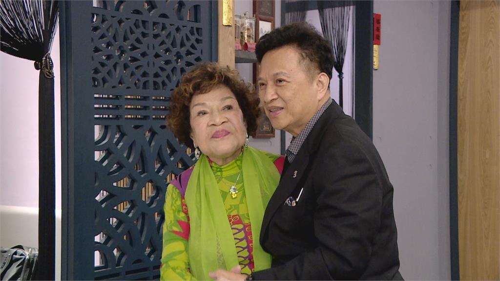 89歲周遊夫妻情趣曝光！老公驚爆每天做「愛做的事」現場公開1絕招：會越來越年輕