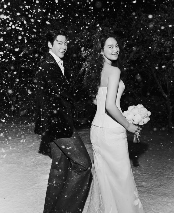 南韓模範情侶愛情長跑10年婚紗照曝光！金宇彬、申敏兒婚禮前低調捐3億韓元