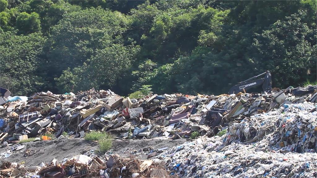 台中34萬噸垃圾山冠全台　綠轟盧秀燕執政7年留爛攤