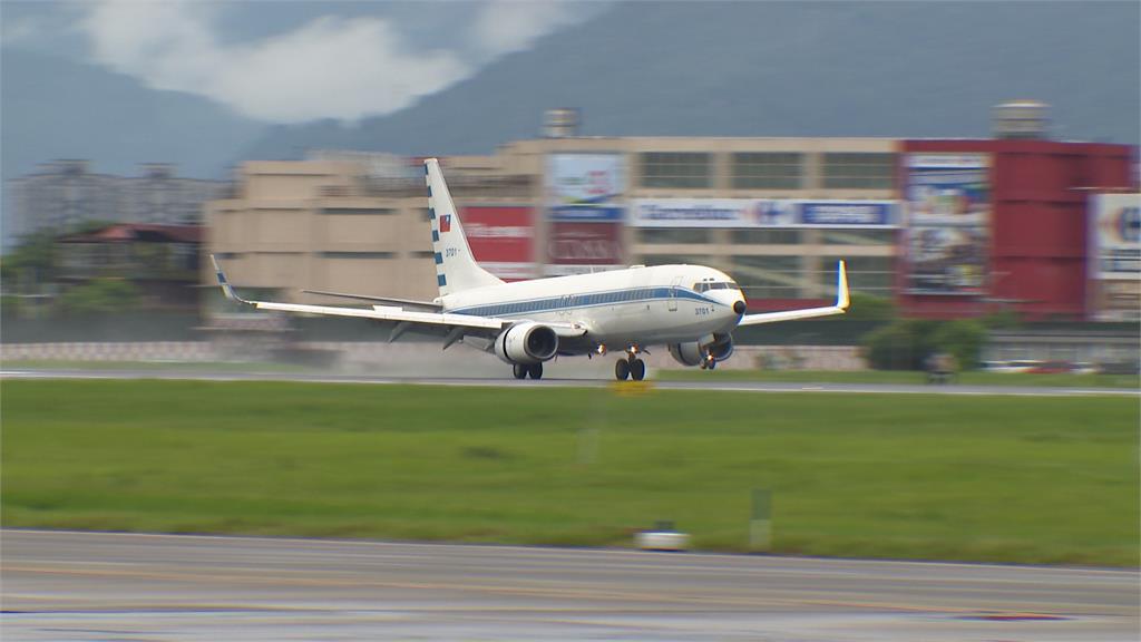 飛官洩總統專機行程　空軍「檢束18天」遭質疑懲處過輕
