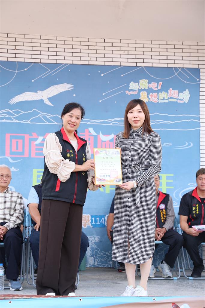 飲水思源回饋故鄉 張維倩議員捐助30萬元成立「張瑞山前議員紀念獎助學金」