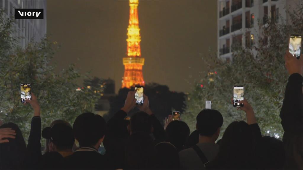 東京鐵塔前逾70萬顆燈飾閃亮 繁星耶誕氛圍如耀眼銀河