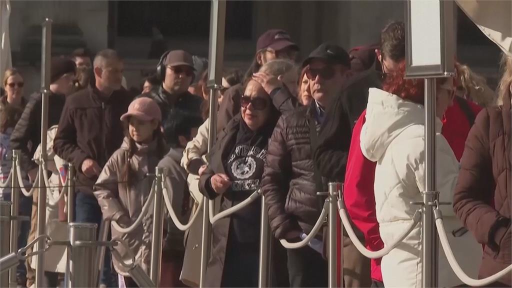 法國年改抗爭清潔員罷工 垃圾堆滿街!不影響遊客興致?