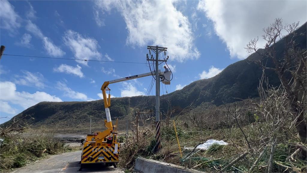 全台義工前進蘭嶼救災　台電拚午夜前全復電