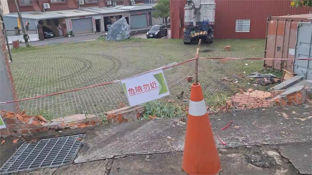 驚險！苗栗飼料車「疑煞車失靈」　撞破圍牆再衝進媽祖廟