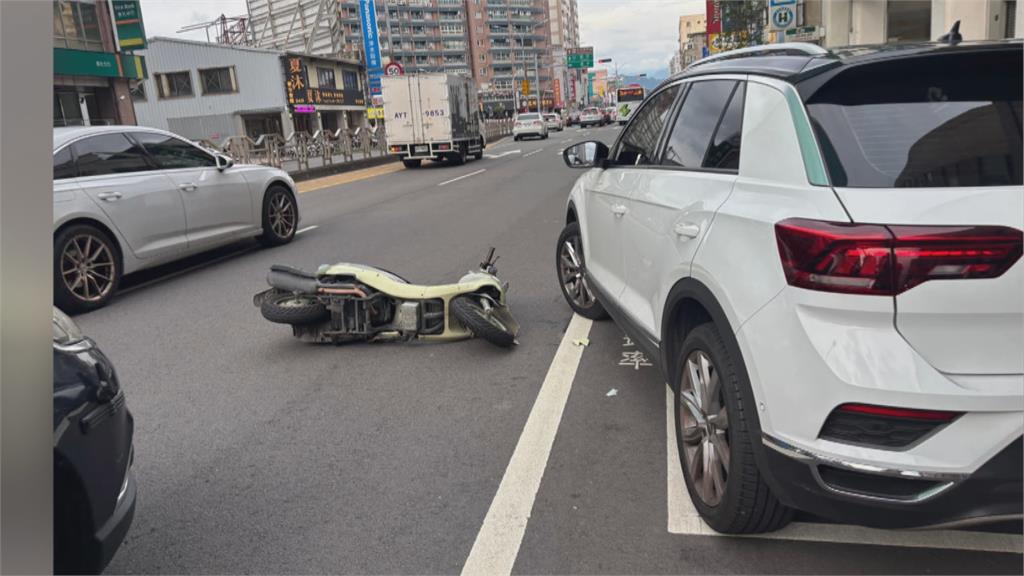 同駕駛1小時內兩起車禍！　網友笑翻：以後請搭車出門