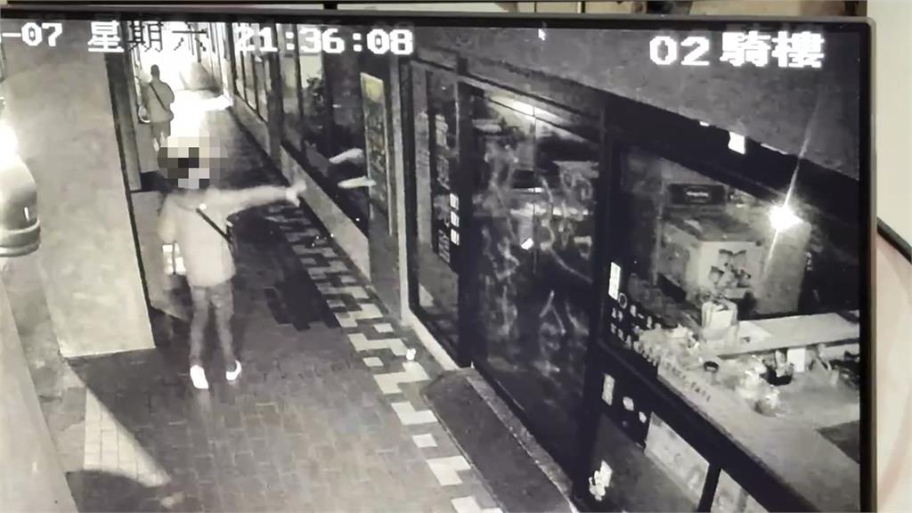 石頭火鍋店欠債百萬！　遭人潑漆「欠錢還錢」還被蛋洗
