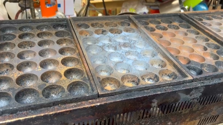 疑爐子卡油垢! 天津年貨大街章魚燒攤"發爐起火"